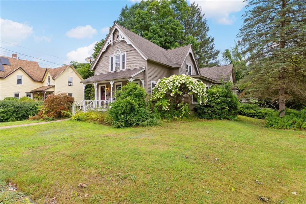 215 S Main St, Orange MA 01364 photo 2