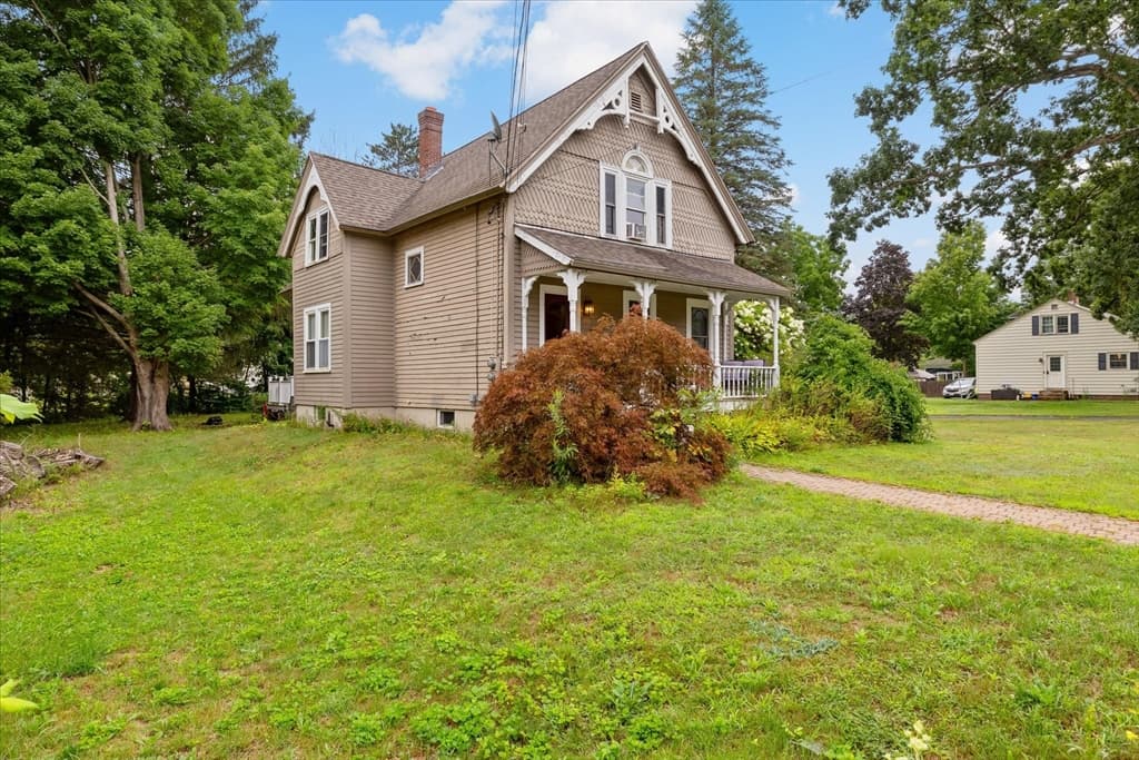 215 S Main St, Orange MA 01364 photo 3
