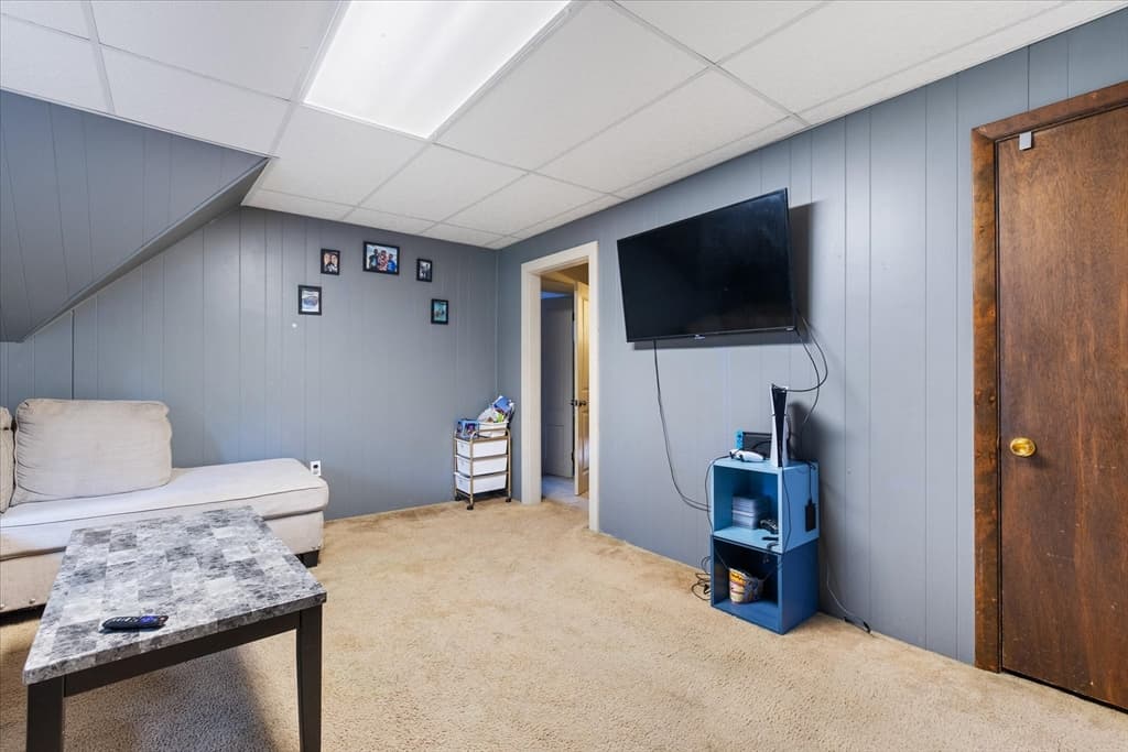 215 S Main St, Orange MA 01364 photo 33