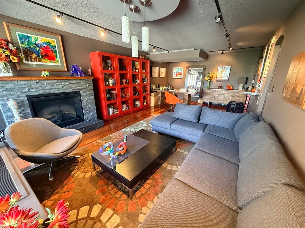 77 Pond Ave # 509, Brookline MA 02445 photo 2