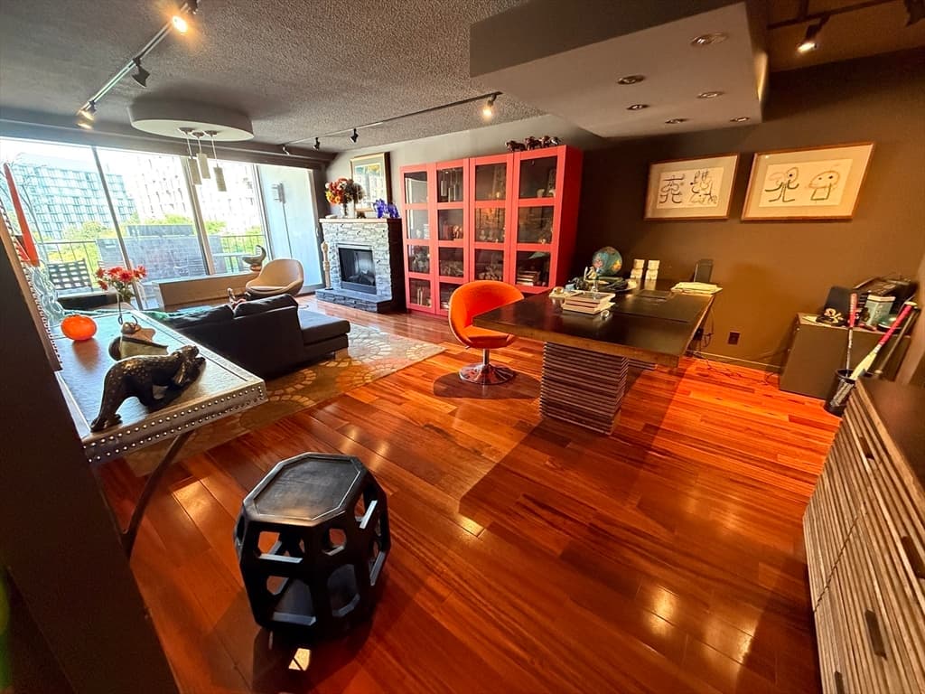 77 Pond Ave # 509, Brookline MA 02445