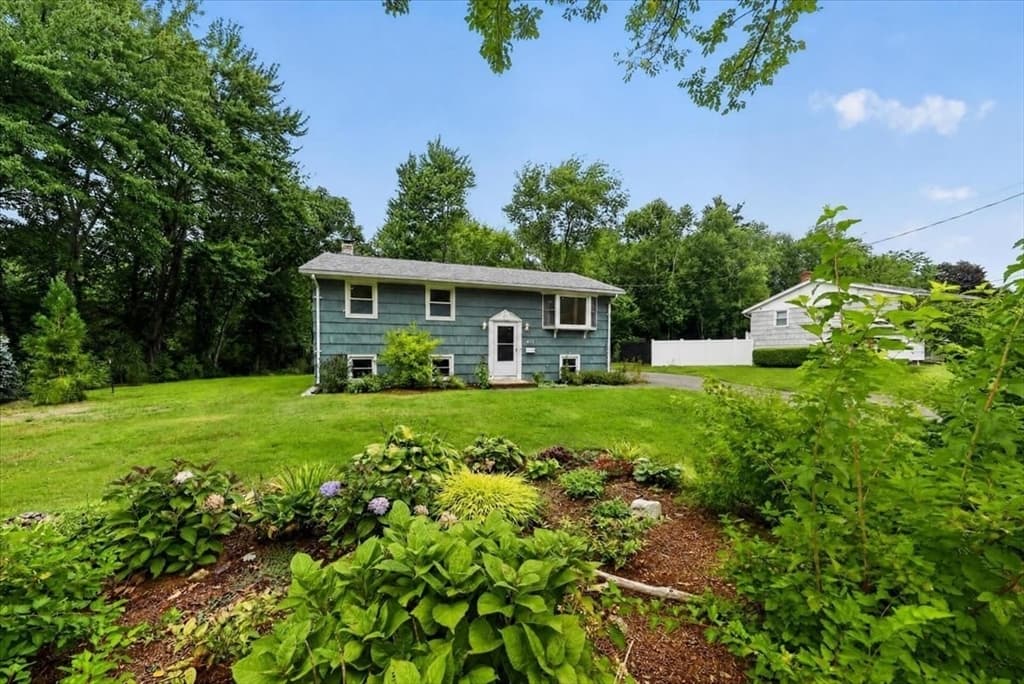 472 Summer St, Abington MA 02351 photo 2