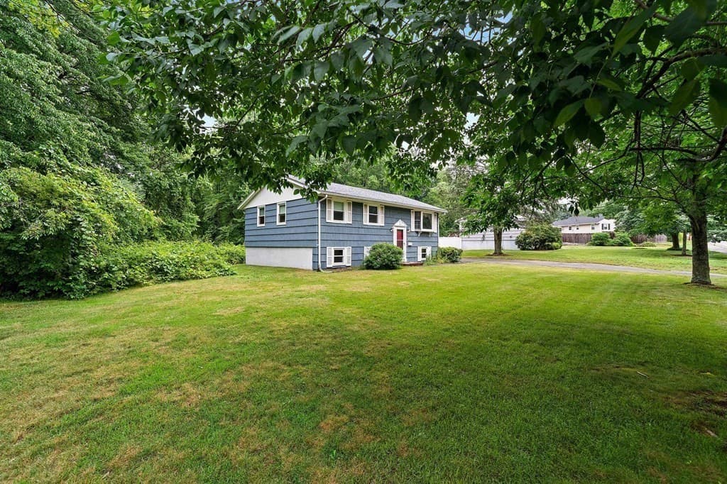 472 Summer St, Abington MA 02351 photo 3