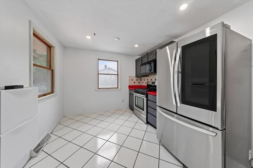472 Summer St, Abington MA 02351 photo 10
