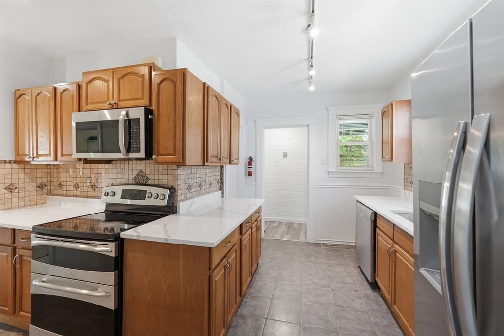 14 Saint Elmo Rd, Worcester MA 01602 photo 9