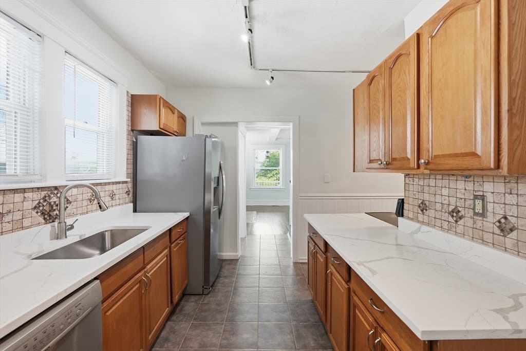 14 Saint Elmo Rd, Worcester MA 01602 photo 11