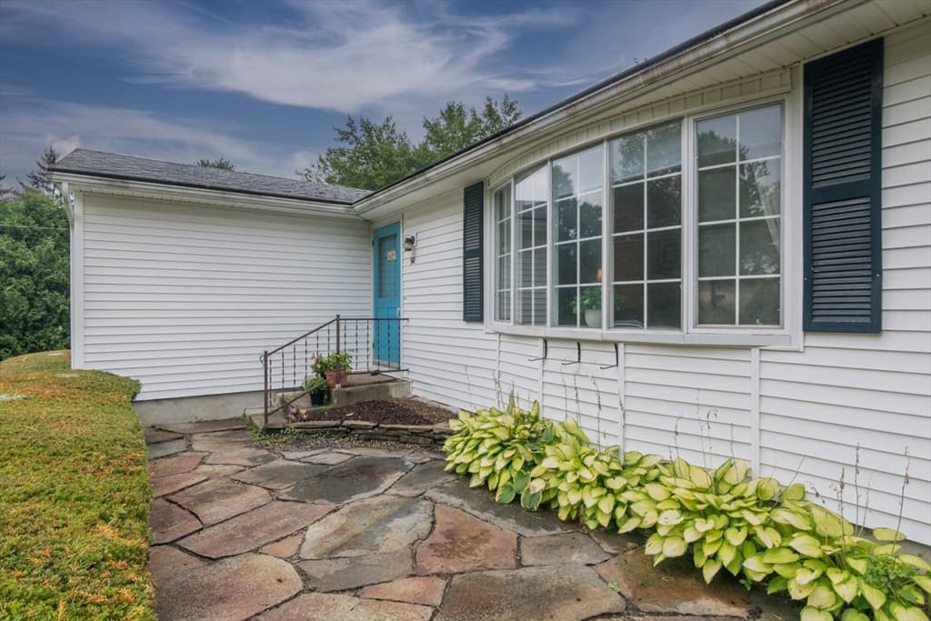 90 Columbia Drive, Amherst MA 01002 photo 3
