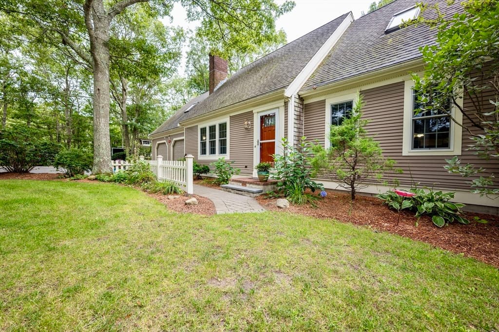 289 Quaker Meeting House Rd, Sandwich MA 02537
