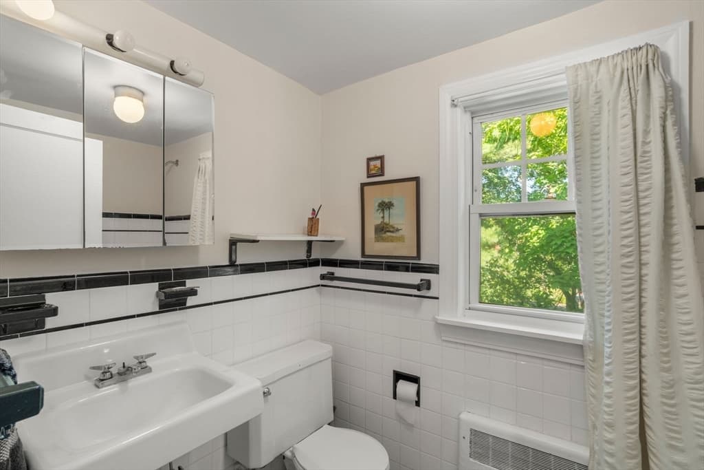 29 Laurel St., Arlington MA 02476 photo 5