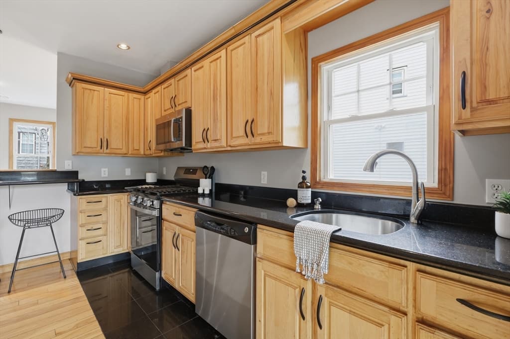 54 Vernon Street # 54, Somerville MA 02145 photo 8
