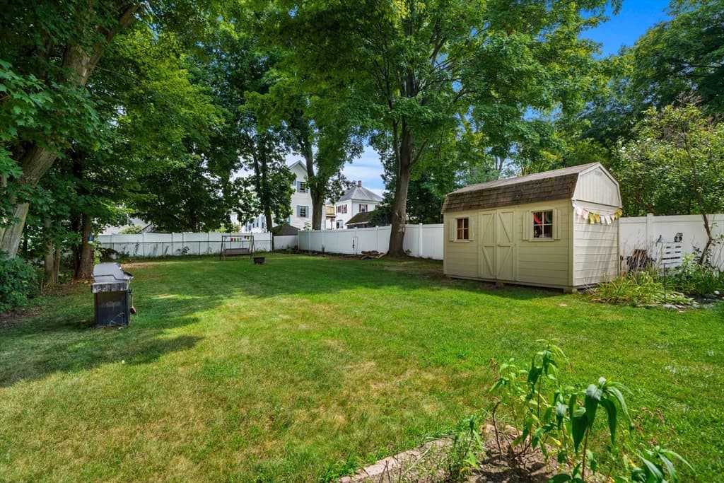 24 Vernon St, Haverhill MA 01835 photo 32
