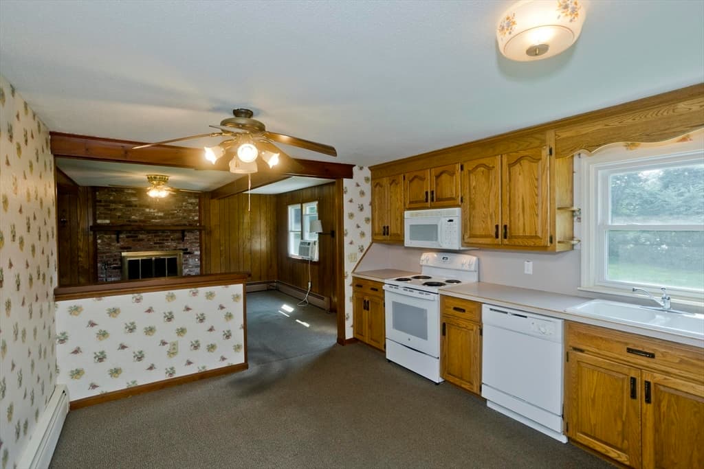 15 Fernwood Dr, Wilbraham MA 01095 photo 5