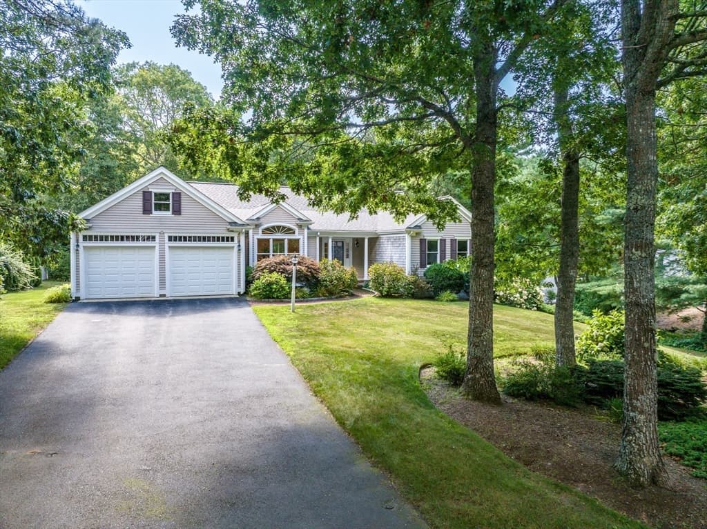 51 Falling Leaf Ln, Barnstable MA 02655