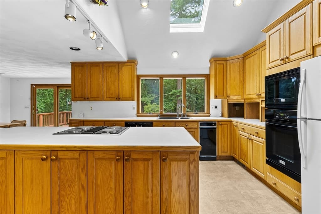 730 Lindsey St, Attleboro MA 02703 photo 7