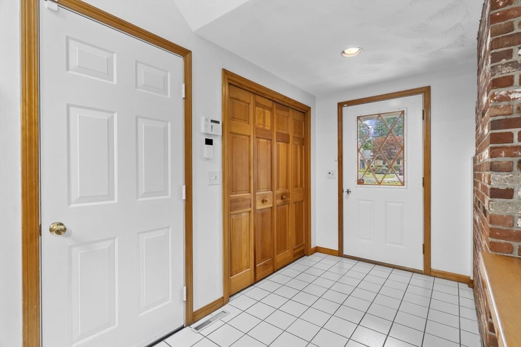 730 Lindsey St, Attleboro MA 02703 photo 5