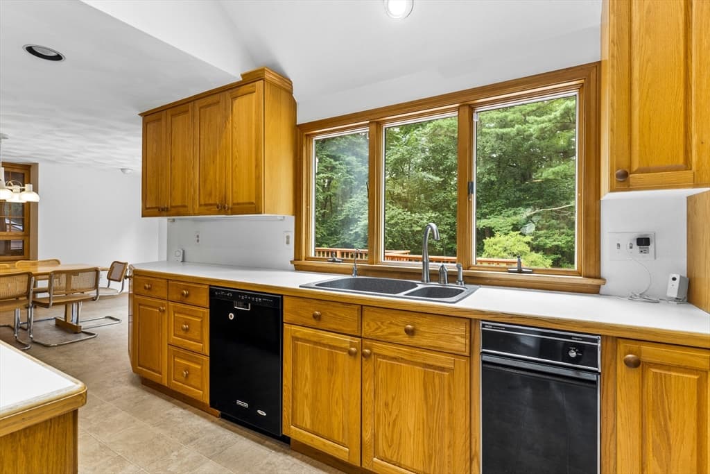 730 Lindsey St, Attleboro MA 02703 photo 10