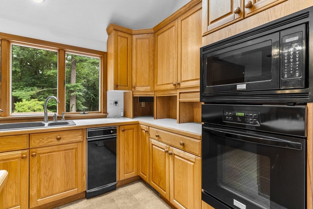 730 Lindsey St, Attleboro MA 02703 photo 8