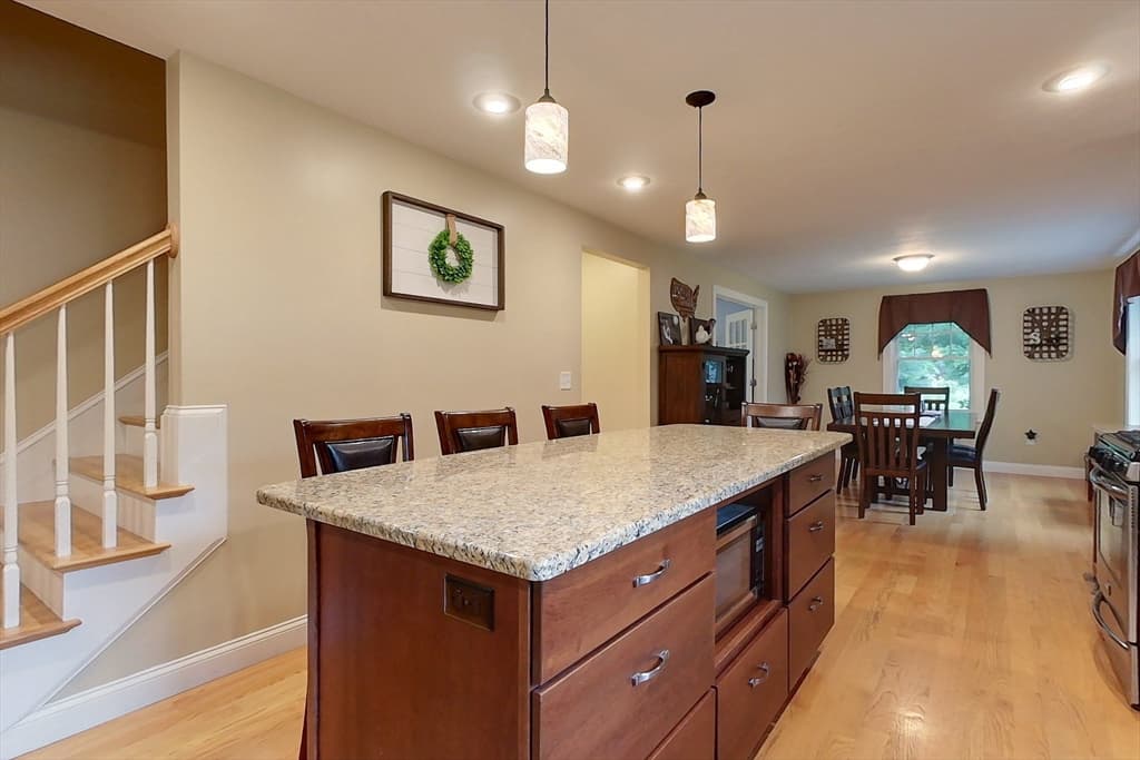 391 Main St, Townsend MA 01474 photo 6