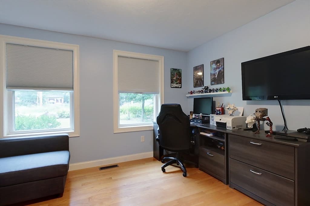 391 Main St, Townsend MA 01474 photo 11