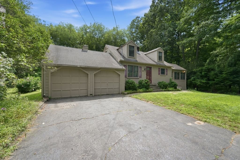 44 Cottage Rd, Enfield CT 06082 photo 2