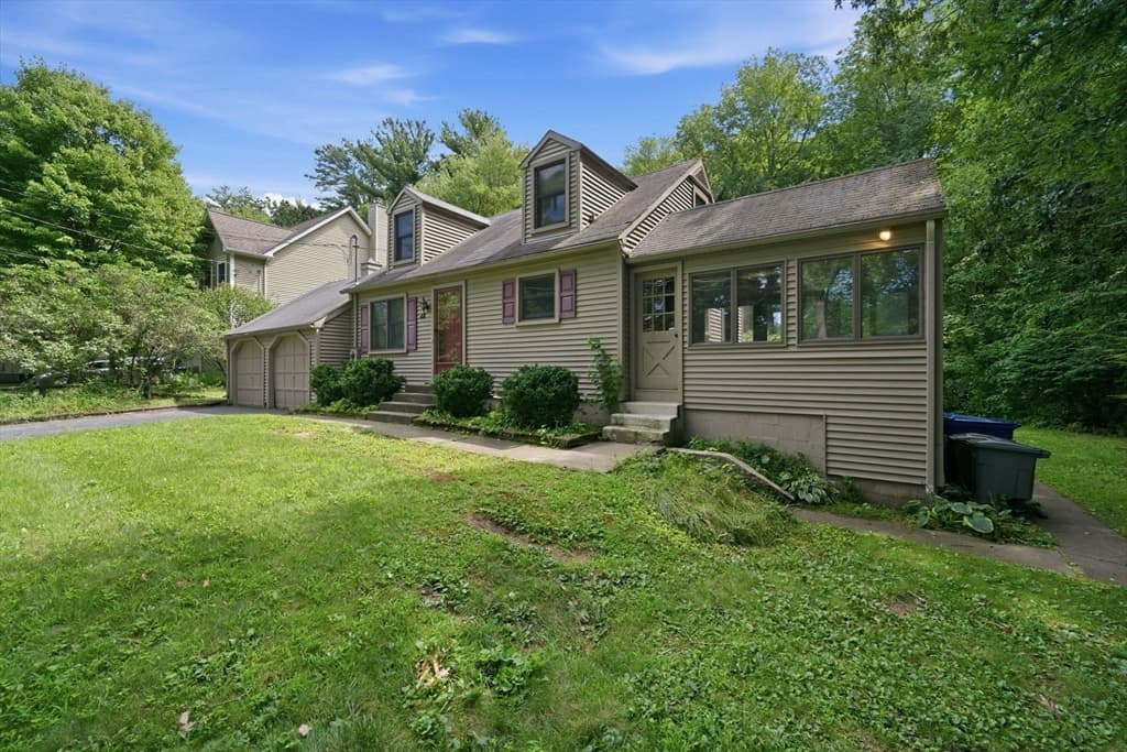 44 Cottage Rd, Enfield CT 06082