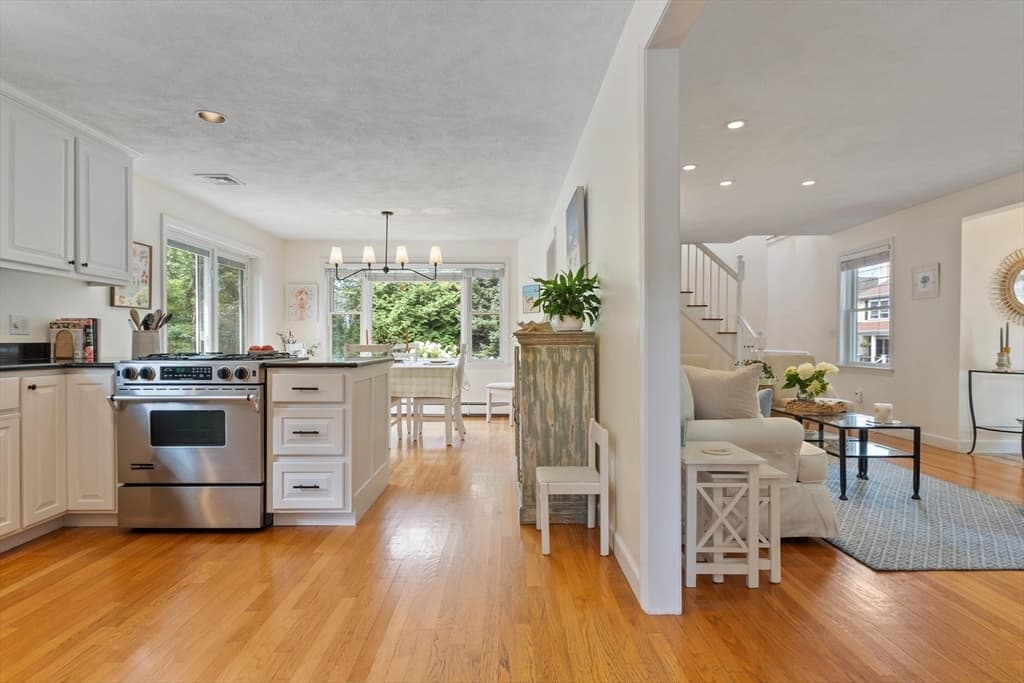 82 Pine Street, Newton MA 02465 photo 16