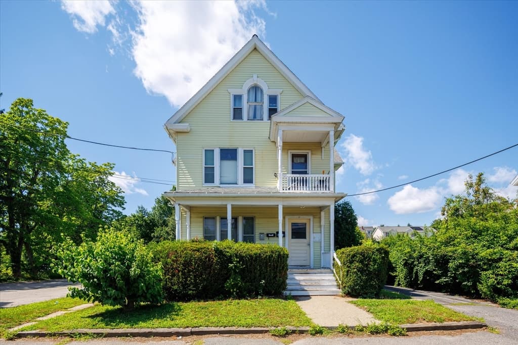 17 Rockdale St, Worcester MA 01606 photo 2