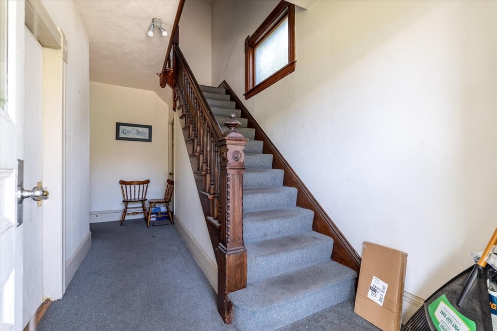 17 Rockdale St, Worcester MA 01606 photo 6