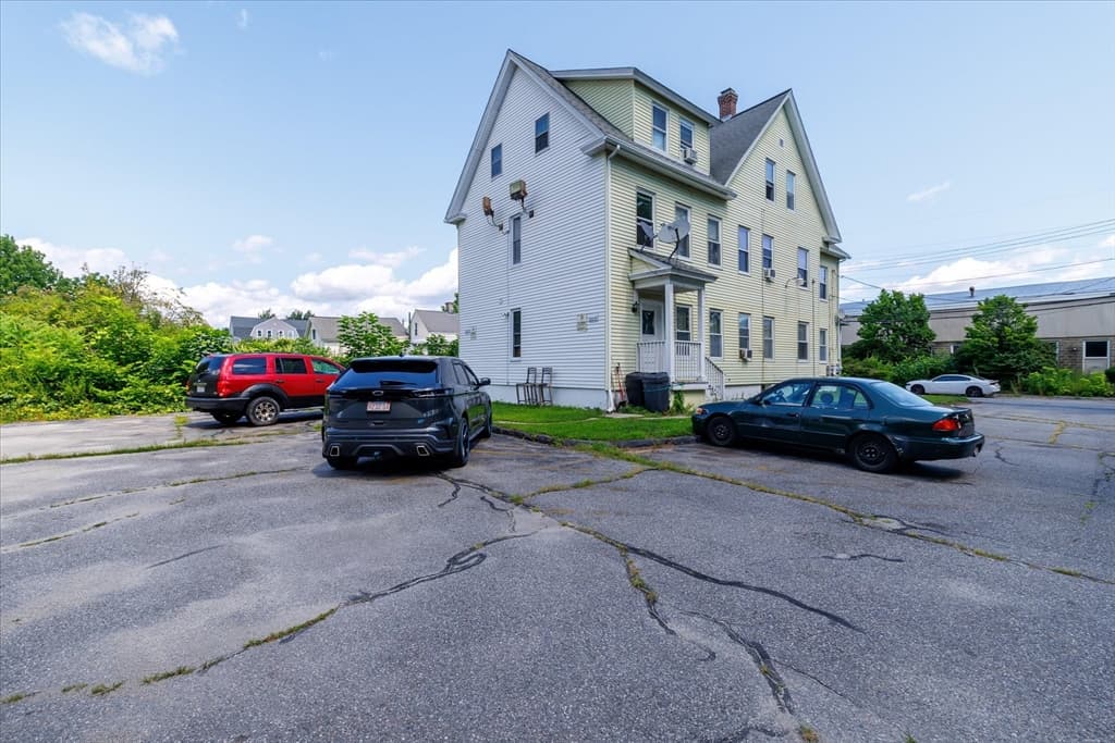 17 Rockdale St, Worcester MA 01606 photo 4