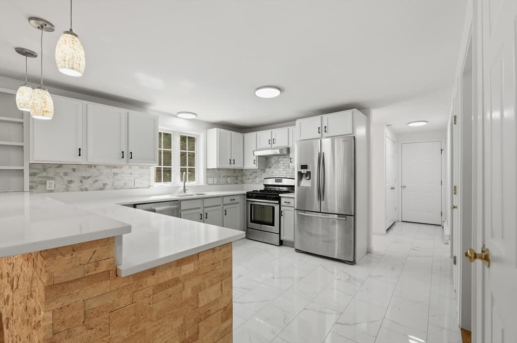 700 Main.St, Wareham MA 02571 photo 3