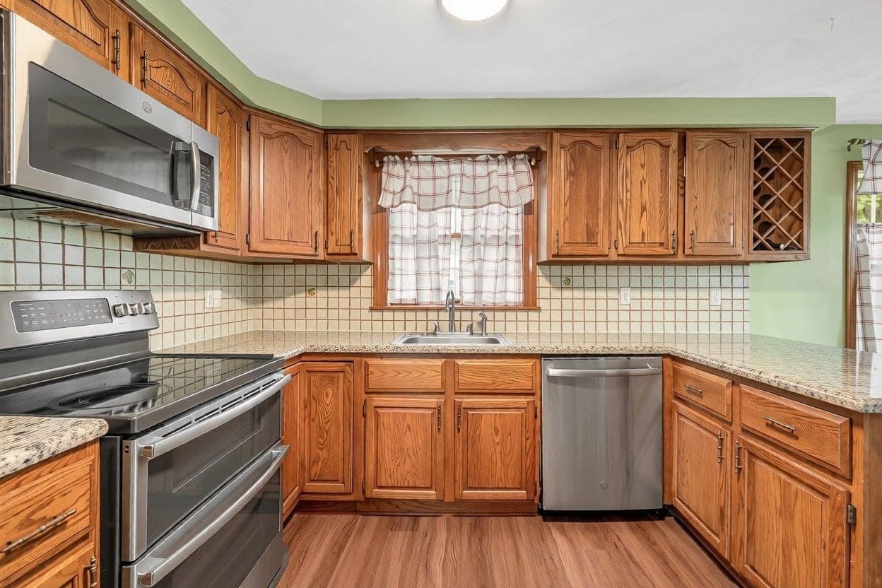Single Family Residence at 29 Cedar Hill Ter, Swampscott MA 01907, Swampscott, photo 13 of 33