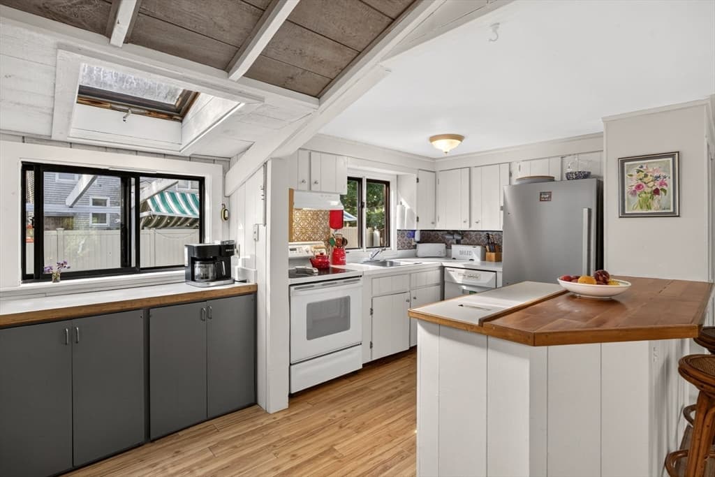 203 Monomoscoy Rd, Mashpee MA 02649 photo 13