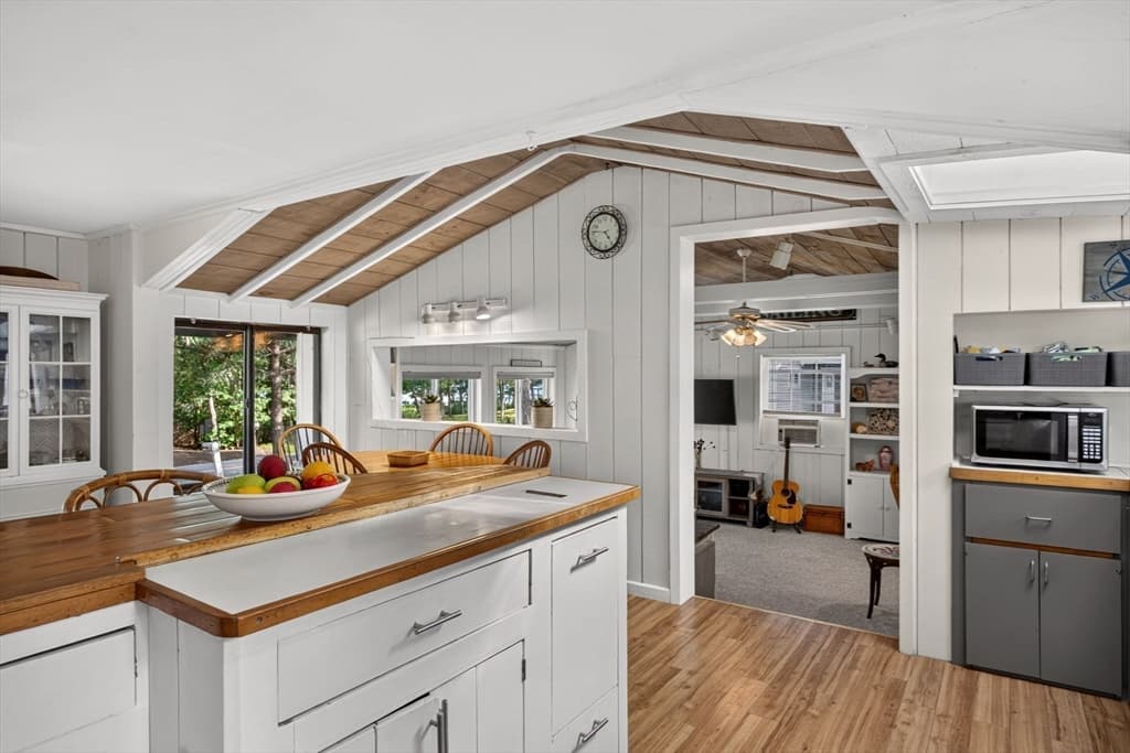 203 Monomoscoy Rd, Mashpee MA 02649 photo 16