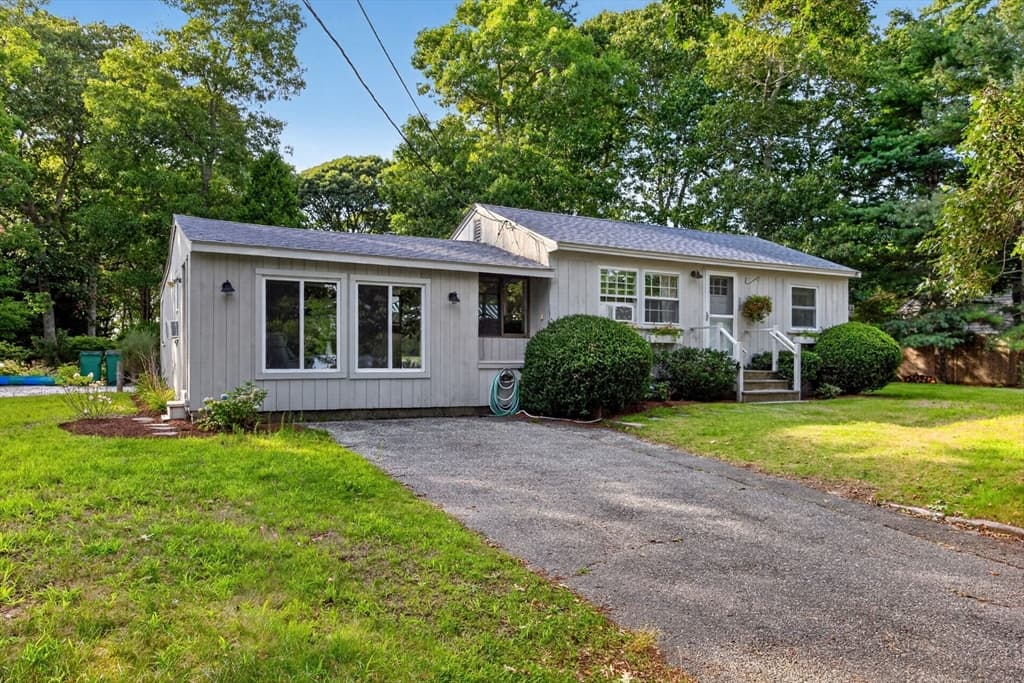 203 Monomoscoy Rd, Mashpee MA 02649 photo 3