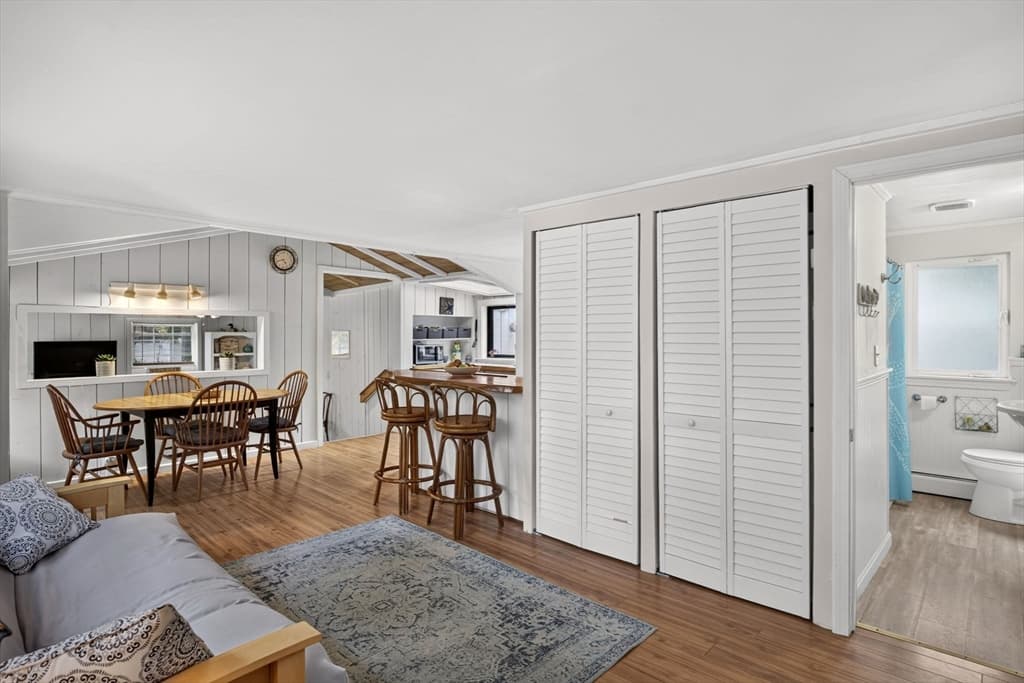 203 Monomoscoy Rd, Mashpee MA 02649 photo 5