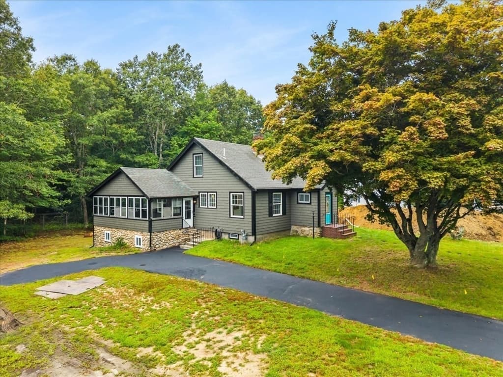 618 Wareham St., Middleboro MA 02346 photo 2