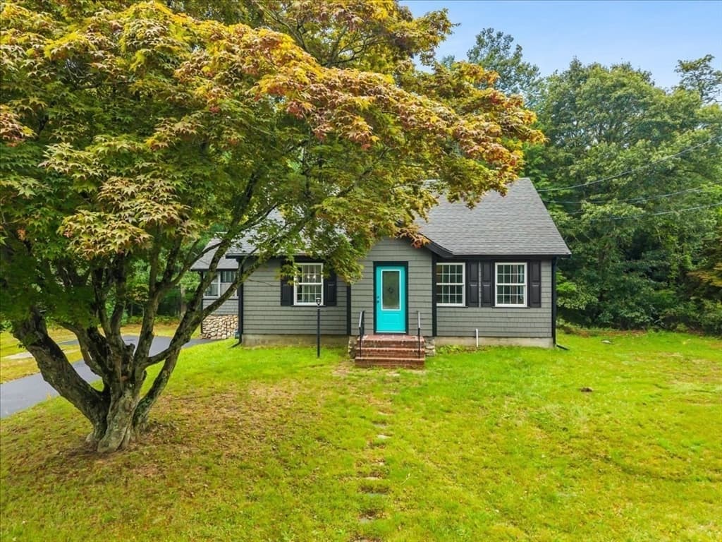 618 Wareham St., Middleboro MA 02346