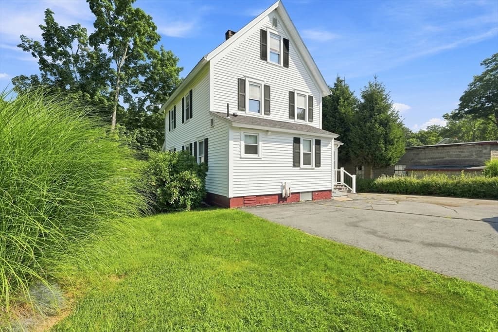 11 Newton Street, Montague MA 01349 photo 4