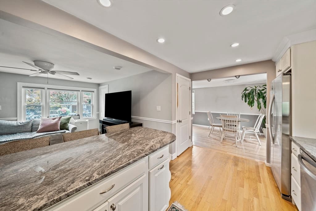 78 Doris Dr, Abington MA 02351 photo 4