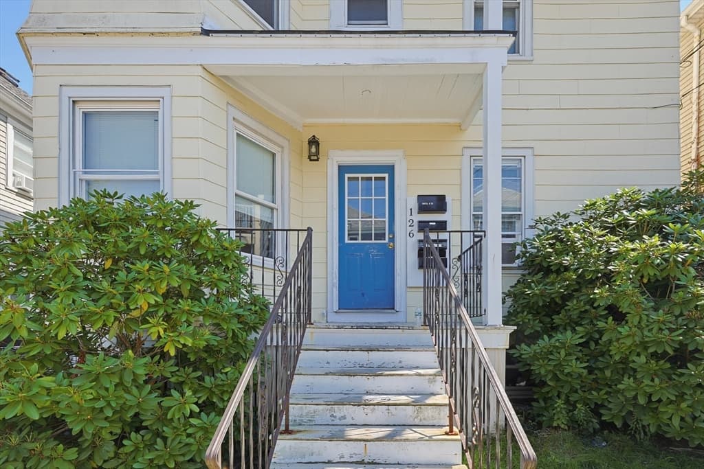 126 Princeton St, New Bedford MA 02745 photo 3