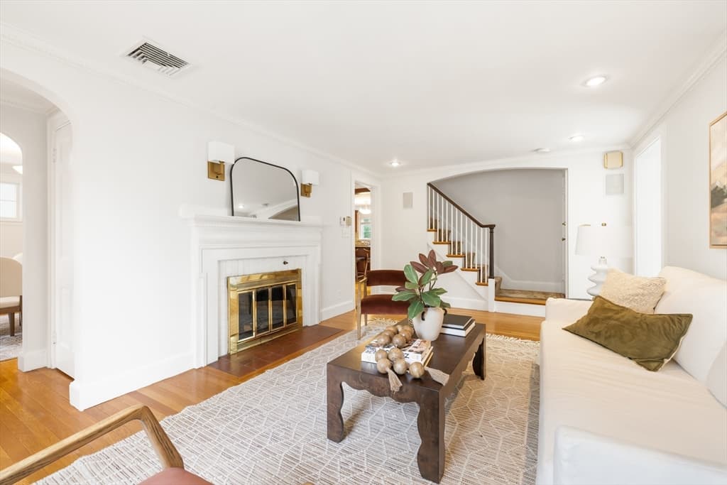 57 Douglas Rd, Needham MA 02492 photo 4