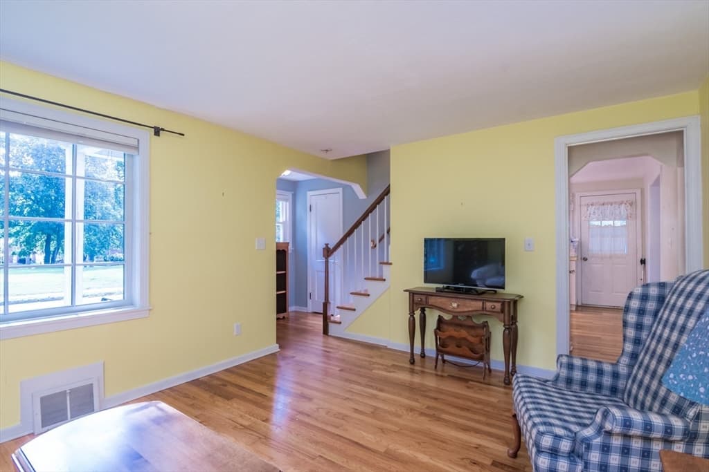 202 Jackson St, Northampton MA 01060 photo 7