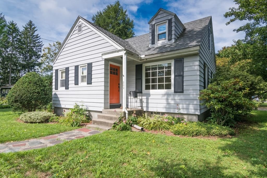 202 Jackson St, Northampton MA 01060