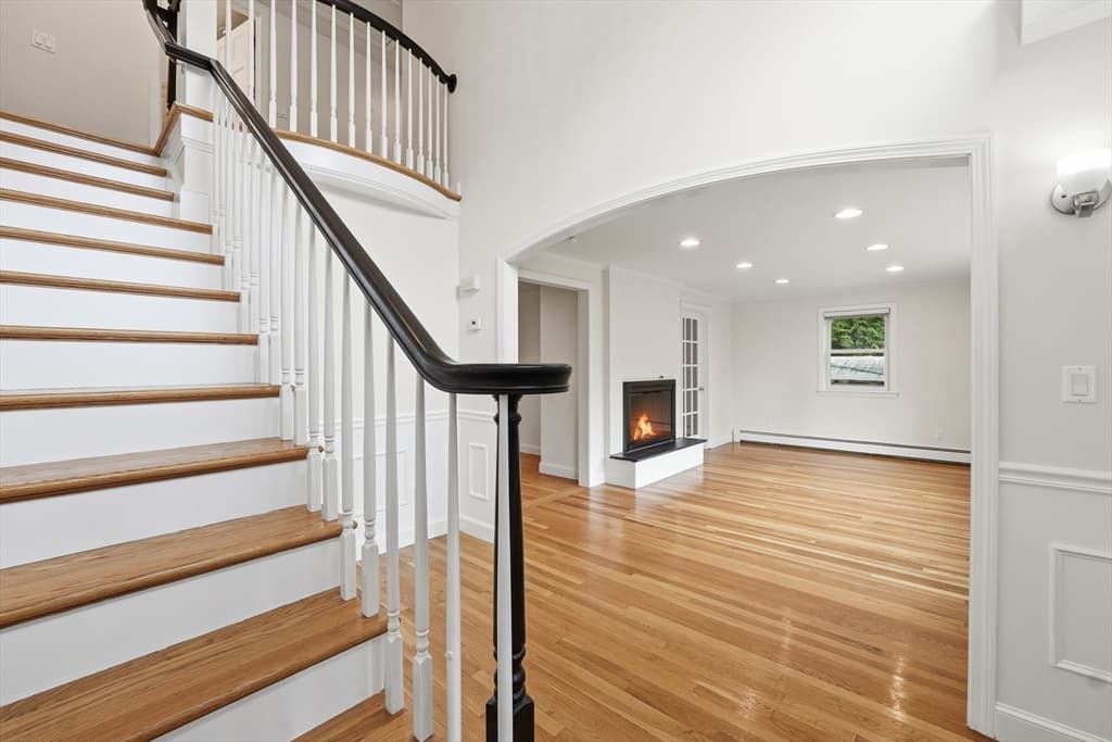 8 Wilson St, Wellesley MA 02482 photo 3