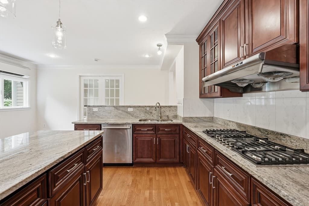 8 Wilson St, Wellesley MA 02482 photo 9