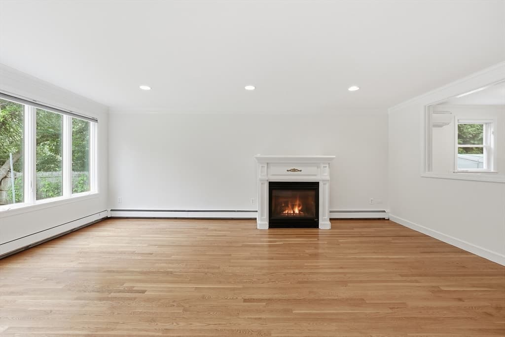 8 Wilson St, Wellesley MA 02482 photo 4