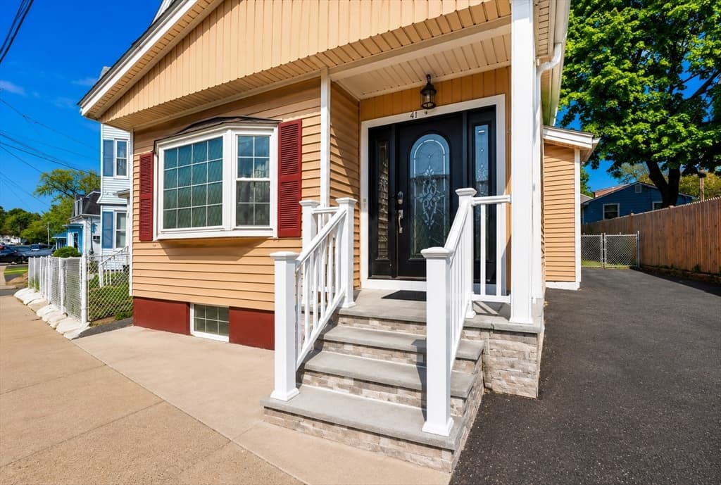 47 Chestnut St, Lynn MA 01902 photo 3