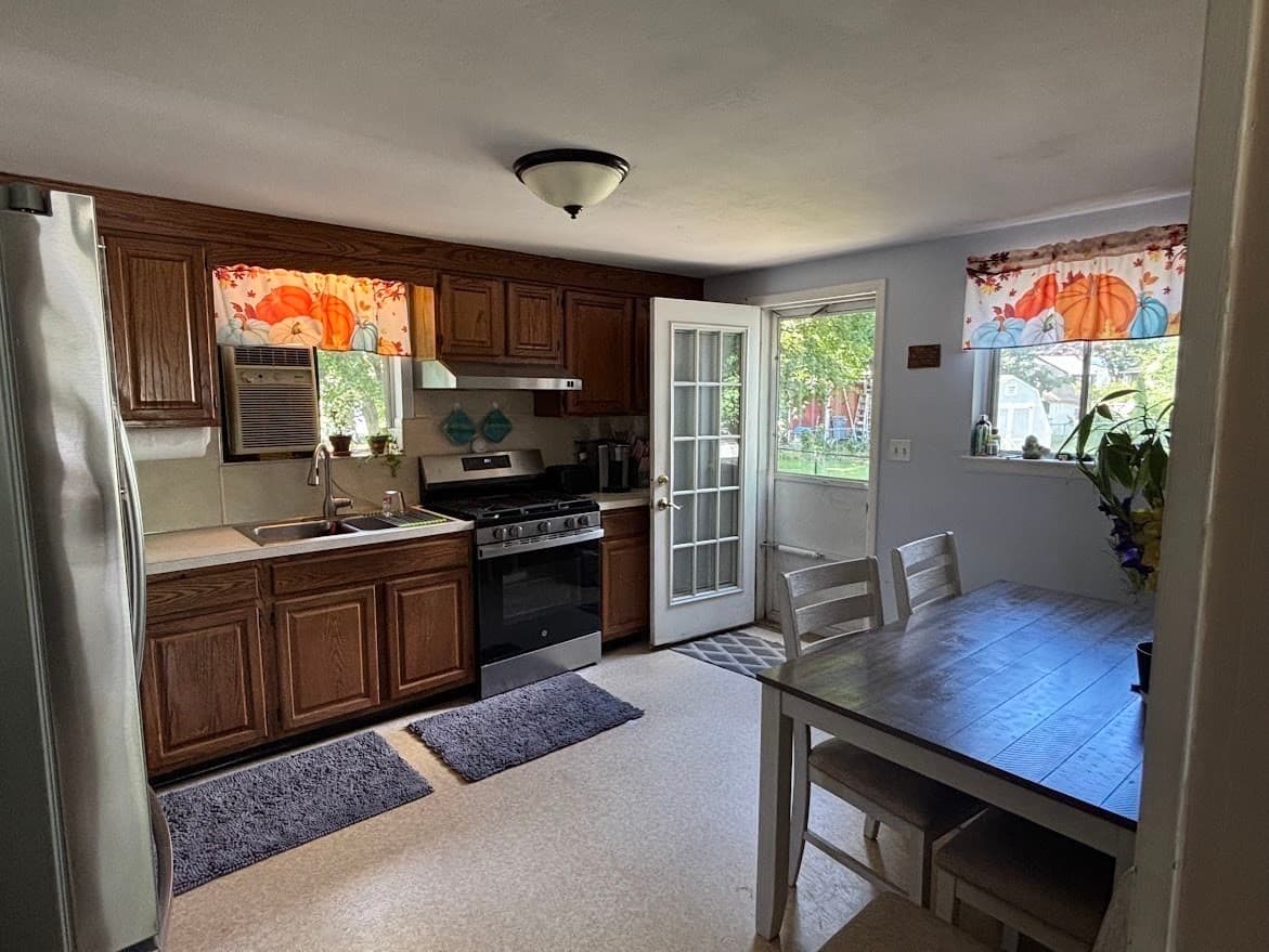 Single Family Residence at 22 Hurley Cir, Marlborough MA 01752, Marlborough, photo 3 of 5