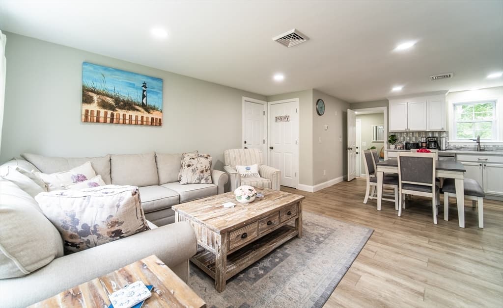 945 Santuit Newtown Rd, Barnstable MA 02648 photo 9
