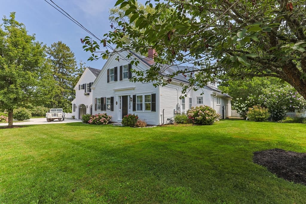 141 Bank St, Harwich MA 02646